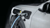 Charging Mobil Listrik
